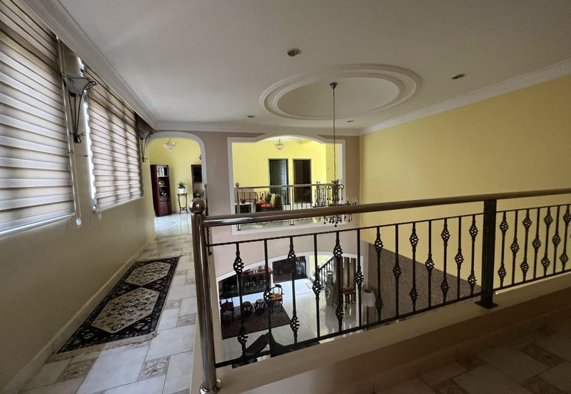 Jalan Suasana, Bandar Tun Hussein Onn