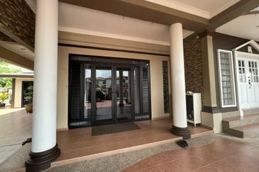 Jalan Suasana, Bandar Tun Hussein Onn