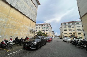 Pangsapuri Seri Saujana