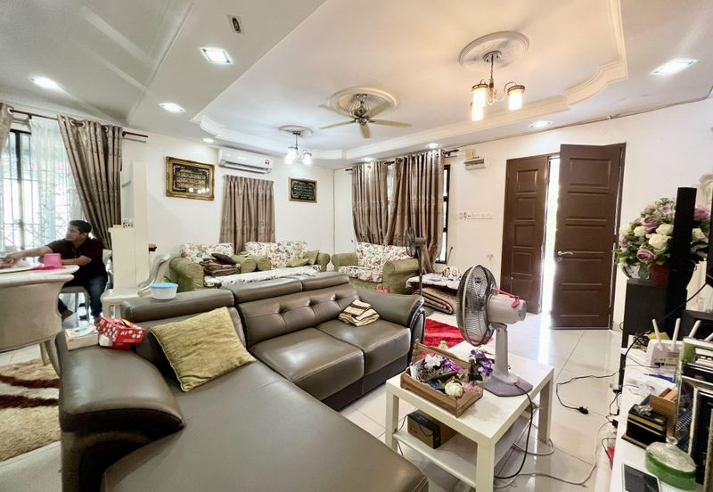 Corner Lot Suria Residences Mantin