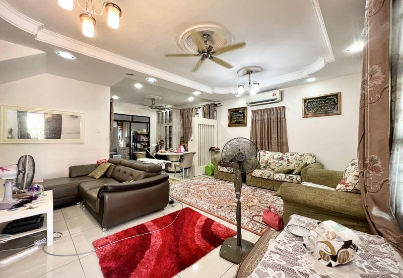 Corner Lot Suria Residences Mantin