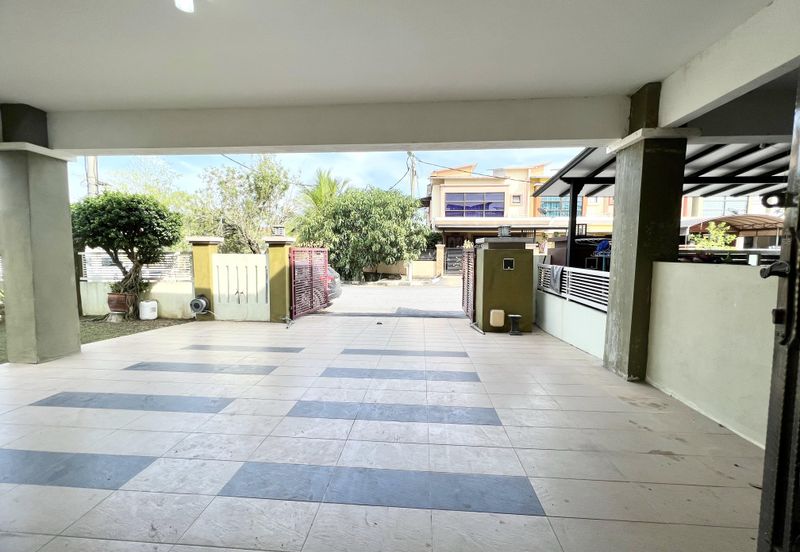 Corner Lot Suria Residences Mantin