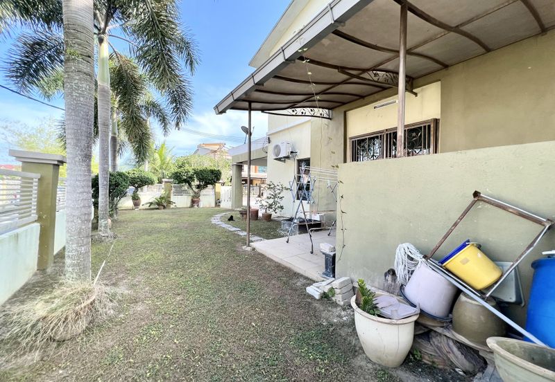 Corner Lot Suria Residences Mantin