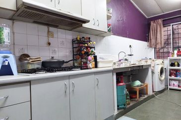 Jalan Suasana, Bandar Tun Hussein Onn