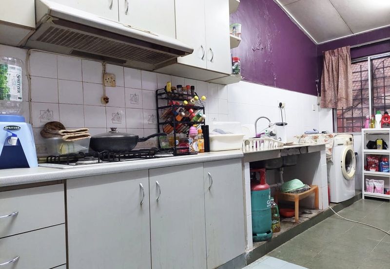 Jalan Suasana, Bandar Tun Hussein Onn