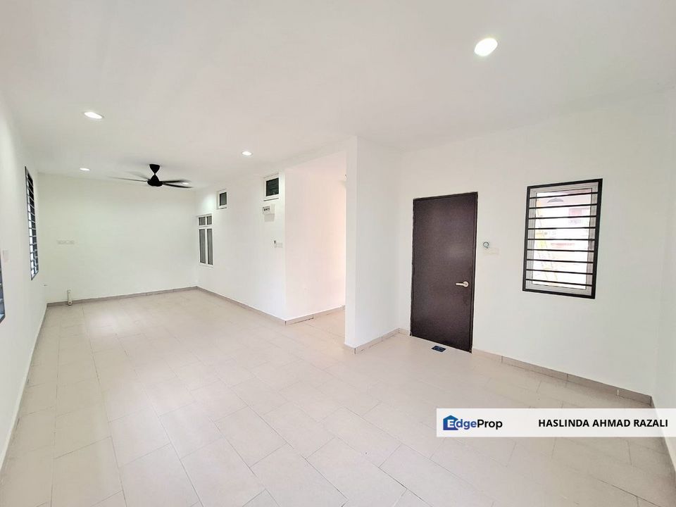 Freehold Semi D Jenderam Damai Dengkil, Selangor, Dengkil