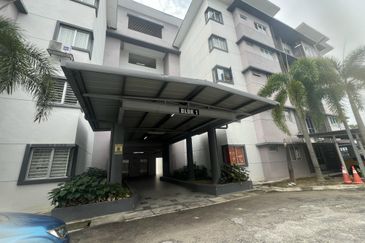 D'Camelia Court Nilai Impian