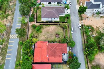 Persiaran Tasik Senangin 1