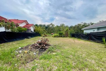 Persiaran Tasik Senangin 1