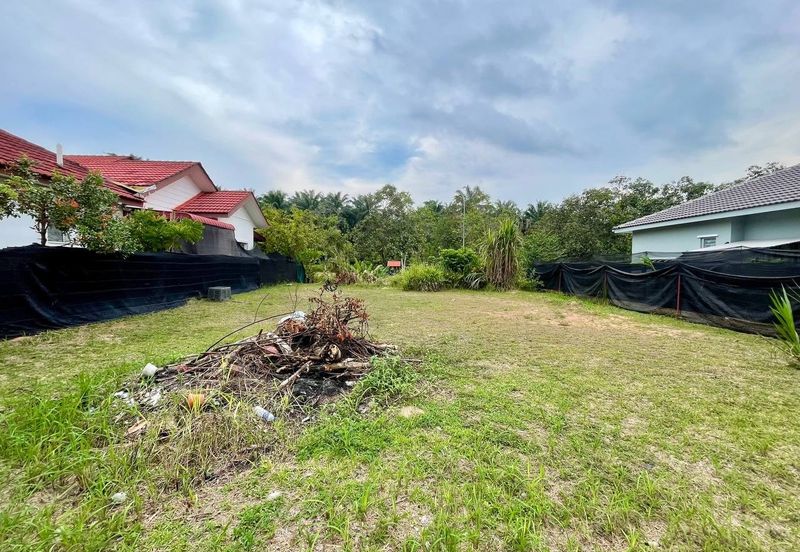 Persiaran Tasik Senangin 1