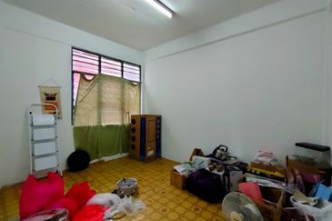 Enggang Apartment