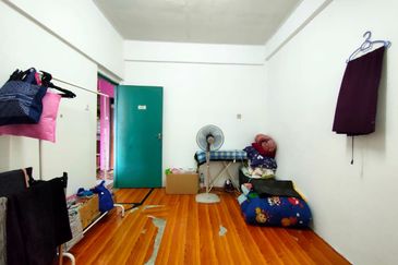 Enggang Apartment