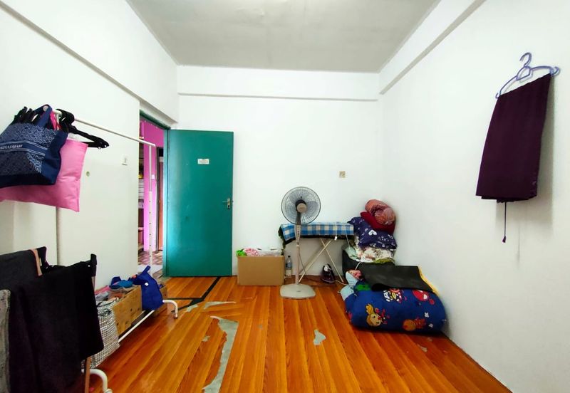 Enggang Apartment