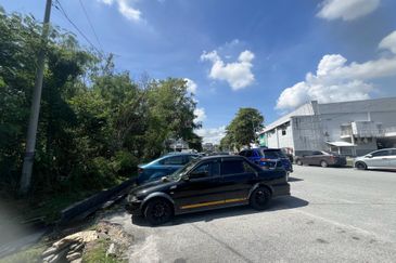 Jalan Impian Mahkota, Kampung Sungai Kantan