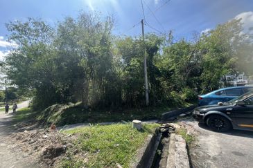 Jalan Impian Mahkota, Kampung Sungai Kantan