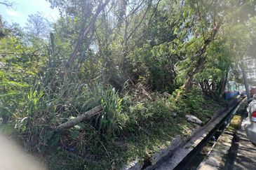 Jalan Impian Mahkota, Kampung Sungai Kantan