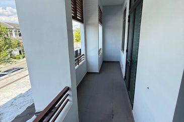 Cradleton @ Eco Majestic