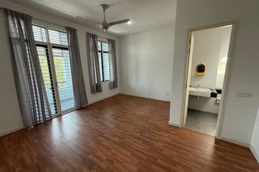 Cradleton @ Eco Majestic