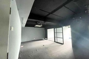 Ostia Bangi Business Avenue