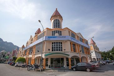SUNWAY CITY IPOH SHOP near Lost World Tambun College TF Mart