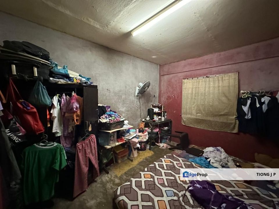 Plentong flat cash on hand 7k, Johor, Masai