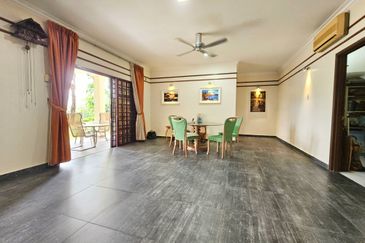 KGSAAS Golf Club, Seksyen 13