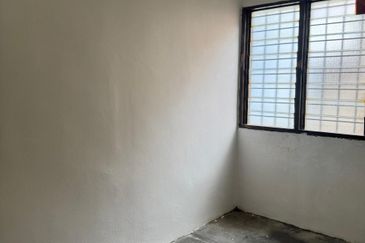 Taman Pinggiran Putra