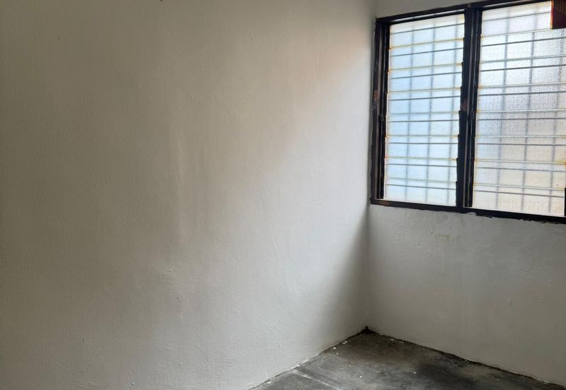 Taman Pinggiran Putra