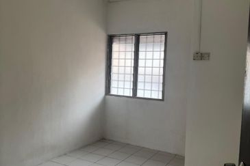 Taman Pinggiran Putra