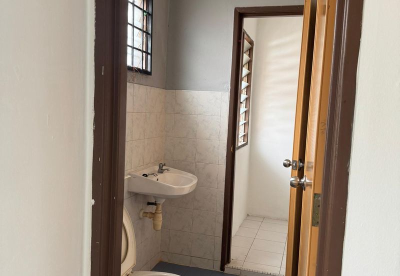 Taman Pinggiran Putra