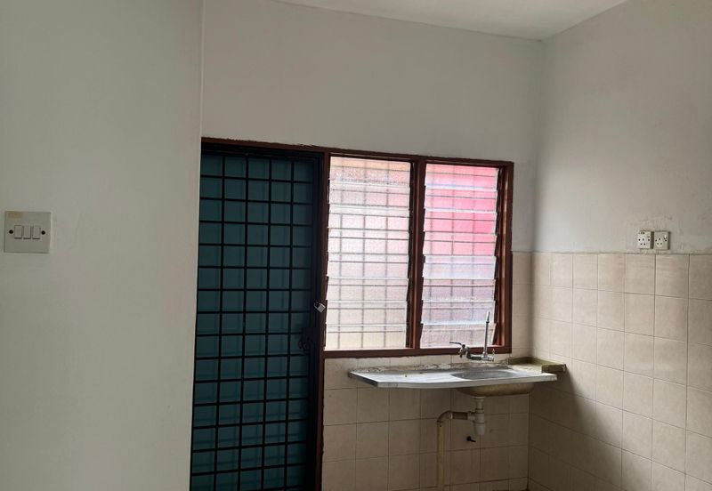 Taman Pinggiran Putra