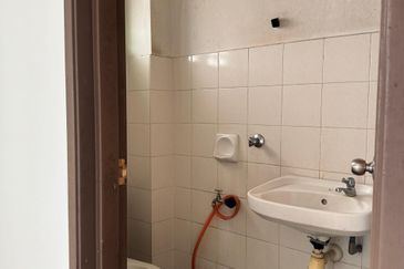 Taman Pinggiran Putra