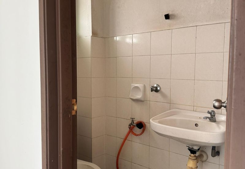 Taman Pinggiran Putra