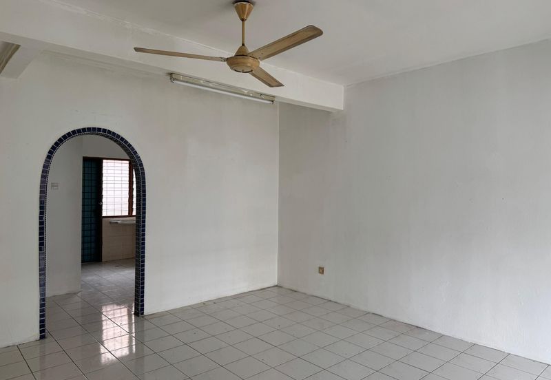 Taman Pinggiran Putra