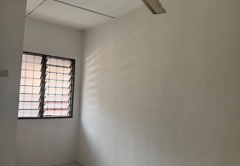 Taman Pinggiran Putra