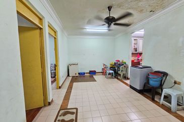 Glen Court, Bandar Sungai Long