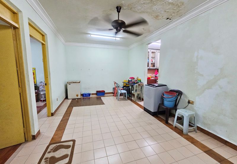 Glen Court, Bandar Sungai Long