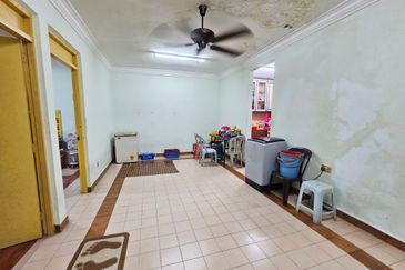 Glen Court, Bandar Sungai Long