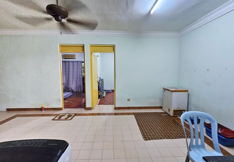 Glen Court, Bandar Sungai Long