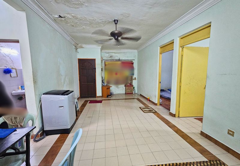 Glen Court, Bandar Sungai Long