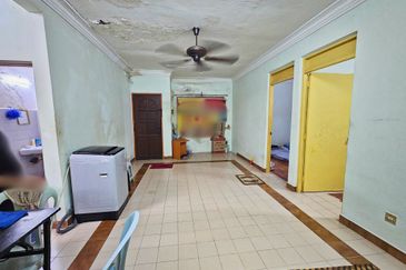 Glen Court, Bandar Sungai Long