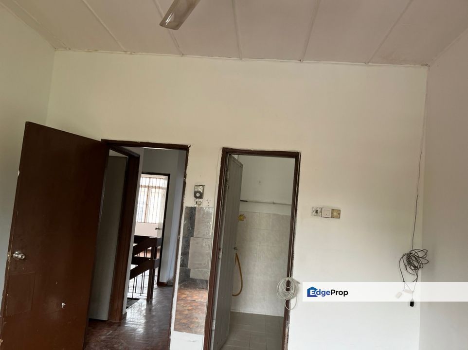 Well Maintained Taman Mayang Double Storey House, Selangor, Petaling Jaya