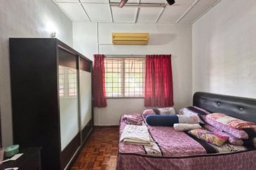 [BIG BUILD UP CORNER UNIT + GOOD LOCATION + FACE OPEN] Taman Bunga Negara Sek28, Sek 27, Shah Alam