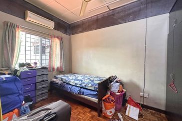 [BIG BUILD UP CORNER UNIT + GOOD LOCATION + FACE OPEN] Taman Bunga Negara Sek28, Sek 27, Shah Alam