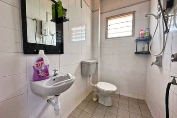 [BIG BUILD UP CORNER UNIT + GOOD LOCATION + FACE OPEN] Taman Bunga Negara Sek28, Sek 27, Shah Alam