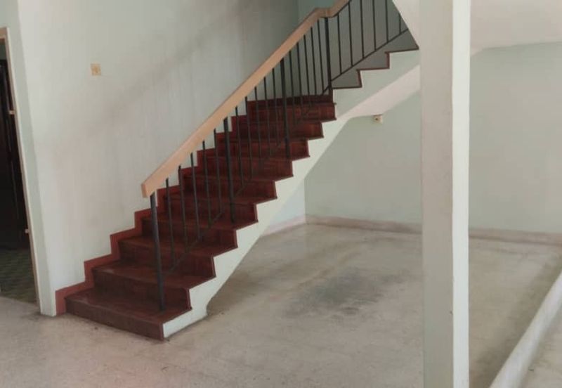 Near LRT Well Maintained Taman Mayang Double Storey House Petaling Jaya