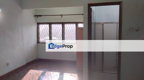 Near LRT Well Maintained Taman Mayang Double Storey House Petaling Jaya, Selangor, Petaling Jaya
