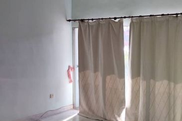 Near LRT Well Maintained Taman Mayang Double Storey House Petaling Jaya