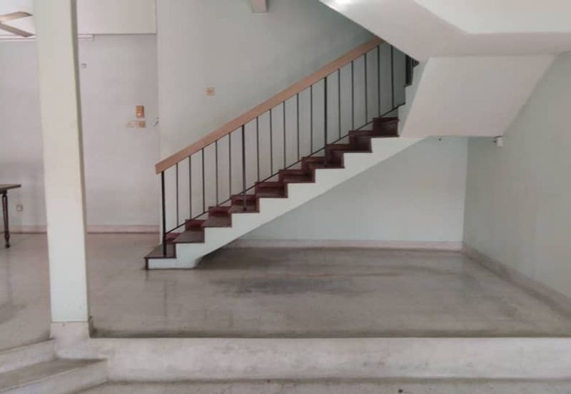 Near LRT Well Maintained Taman Mayang Double Storey House Petaling Jaya