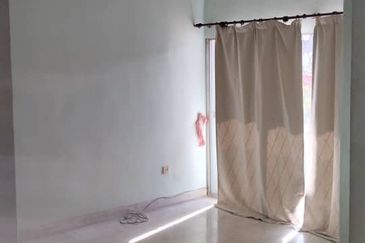 Near LRT Well Maintained Taman Mayang Double Storey House Petaling Jaya